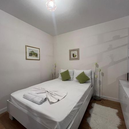 Dream Apartament Тирана Екстер'єр фото