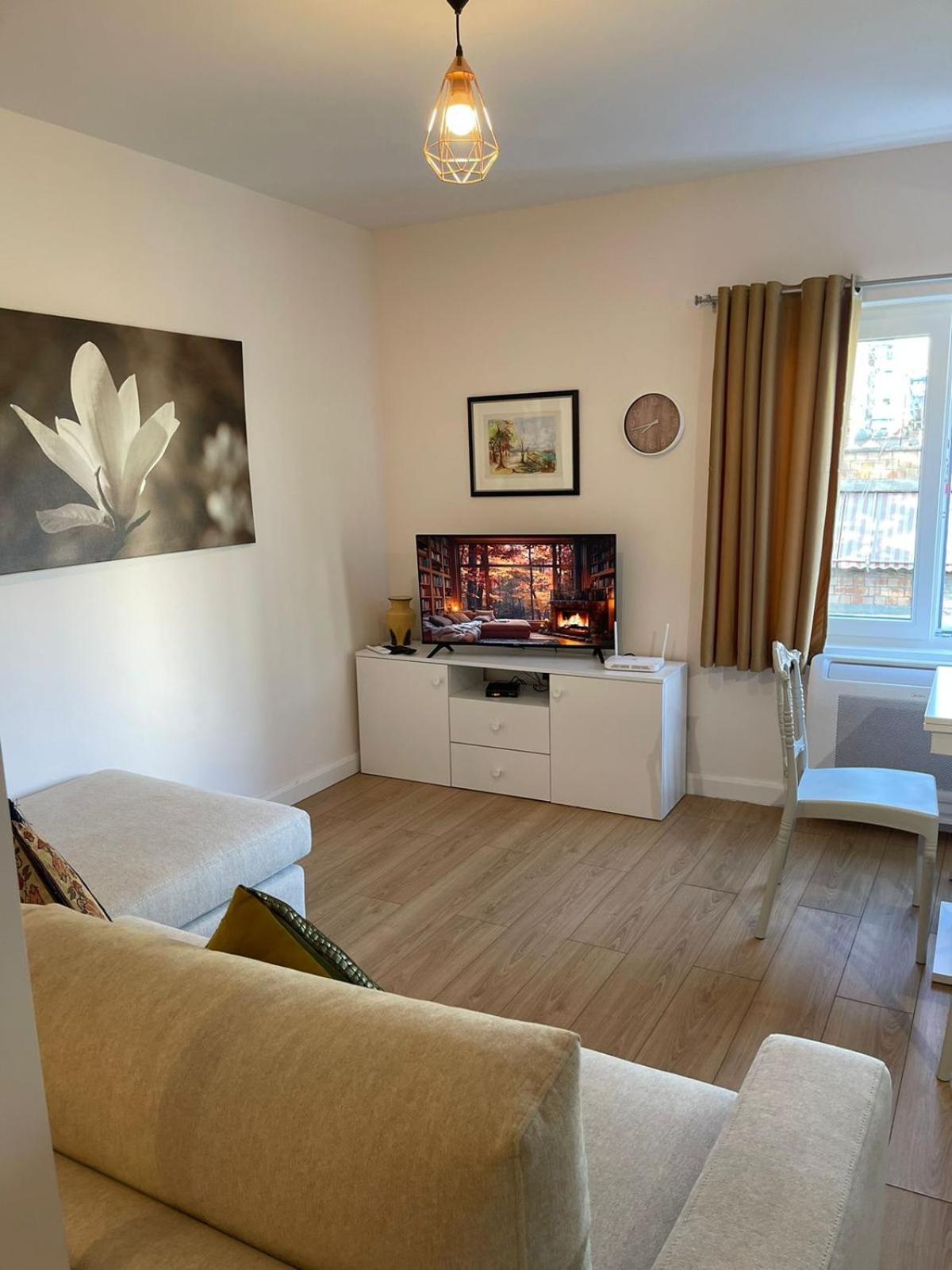 Dream Apartament Тирана Екстер'єр фото