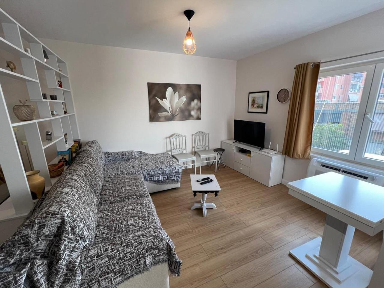 Dream Apartament Тирана Екстер'єр фото