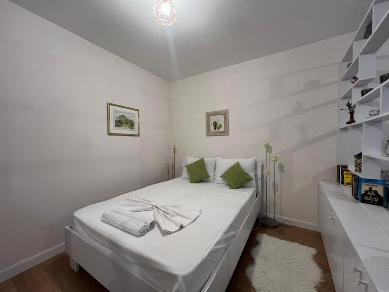 Dream Apartament Тирана Екстер'єр фото